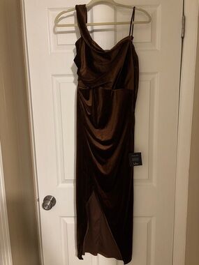 Lulu's Chocolate Brown One-Shoulder Velvet Midi Dress